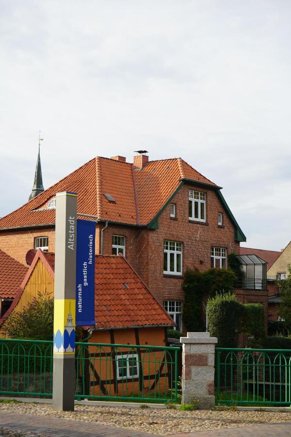 Ferienwohnungen Hafenblick Boizenburg/Elbe Extérieur photo